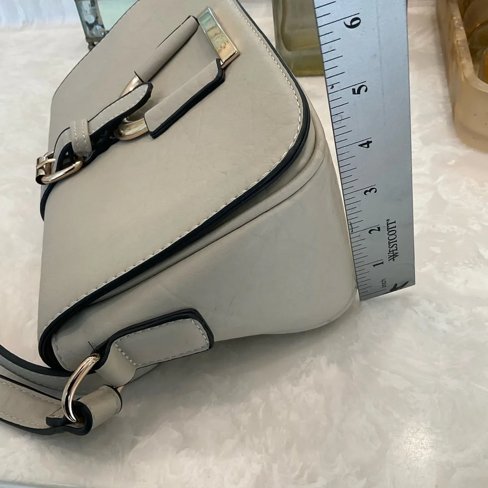 Miztique taupe shoulder-bag with gold horse stirrup detail, NWOT, midsize - Picture 14 of 15